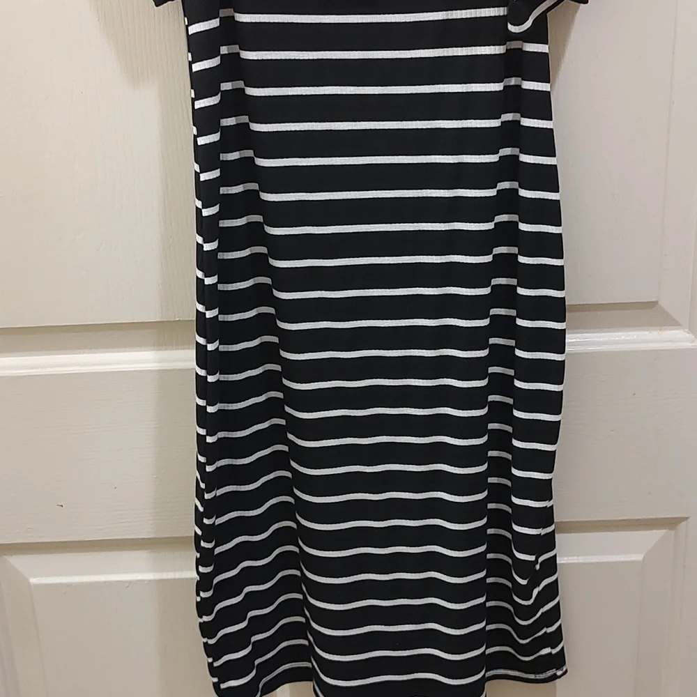 Off Shoulder JC dress - Picture 2 of 7